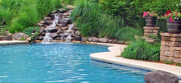 3 spettacolari idee per una piscina da giardino blog piscine for Piscine da giardino