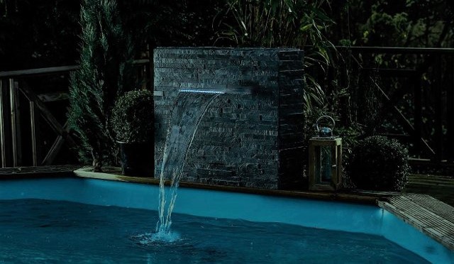 illuminazione piscina scenografica